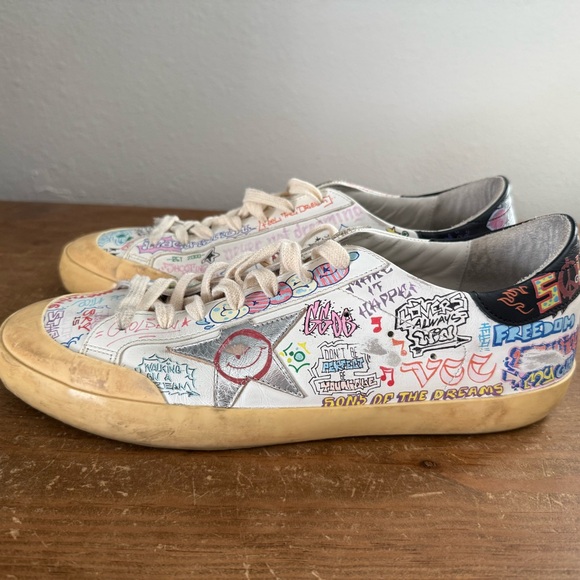 Men’s Golden Goose size 11 (44) Graffiti Art Sneakers. Like new condition - Picture 1 of 11